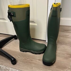Rain Boots size 7  - 18" ALPHABURLY™ PRO